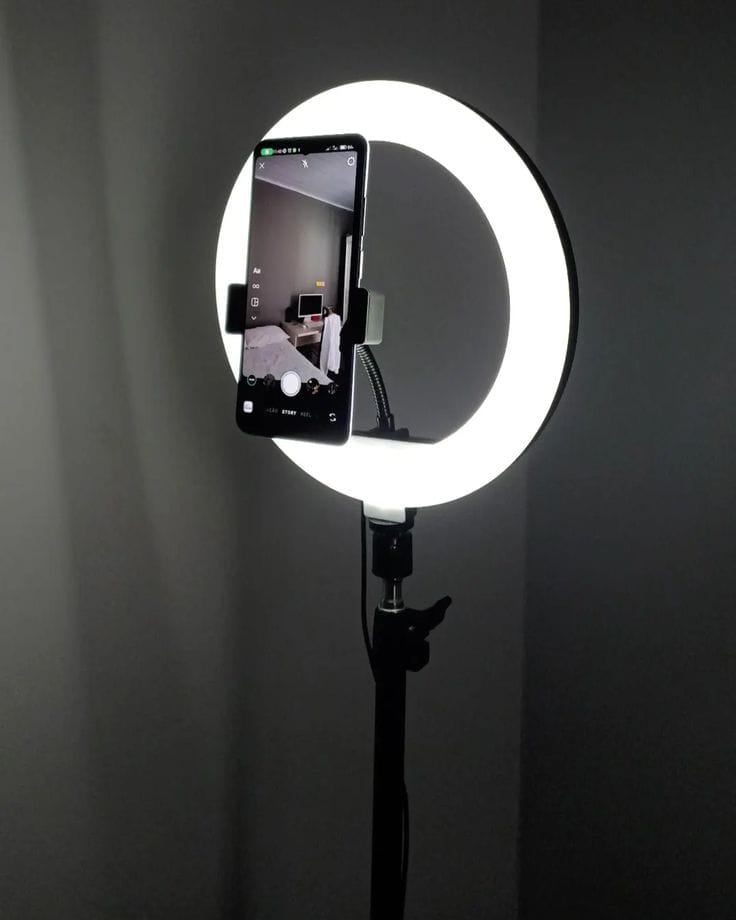 Ring Light (8 Inches) with Stand 2800mAh Rechargeable, LED Circle Selfie Cordless Ringlight with 63" Tripod/Phone Holder/Remote for Makeup Live/Video Recording/Tiktok/YouTube/Podcasting/Vlogging